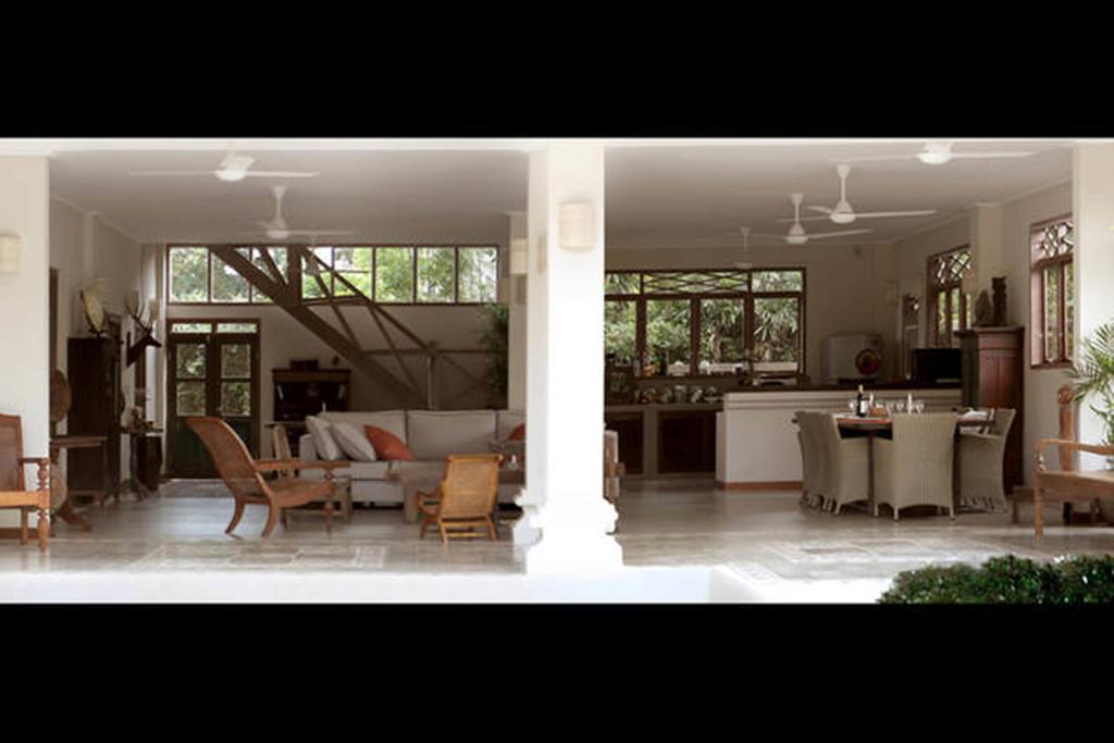 Villa Varuna Legian Δωμάτιο φωτογραφία