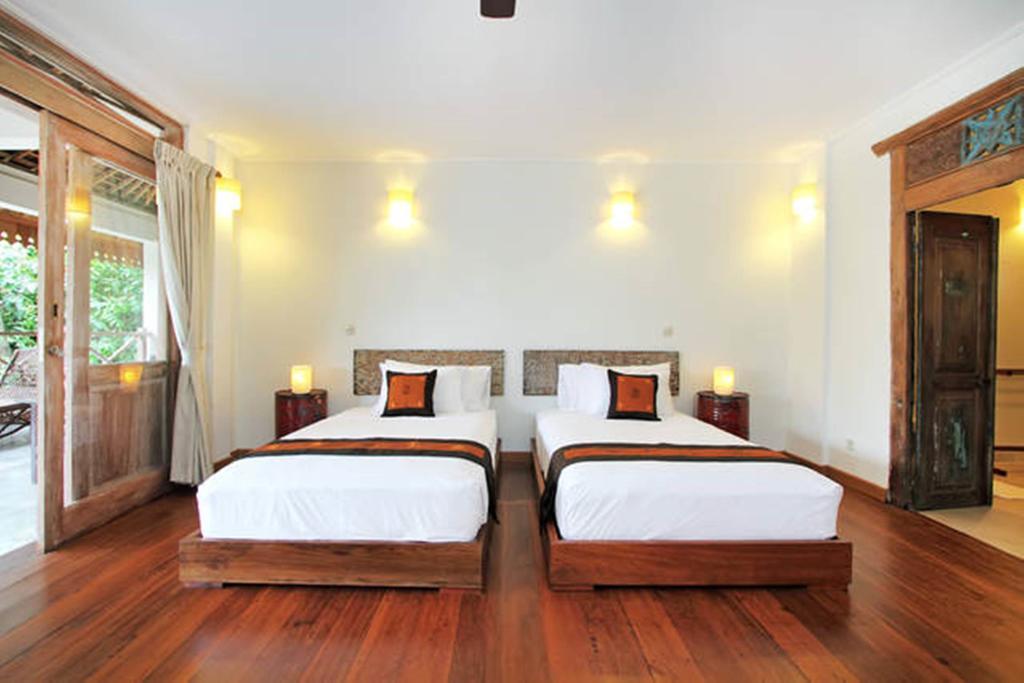 Villa Varuna Legian Δωμάτιο φωτογραφία