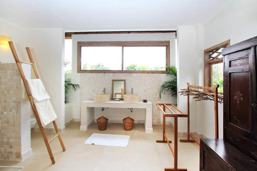 Villa Varuna Legian Δωμάτιο φωτογραφία